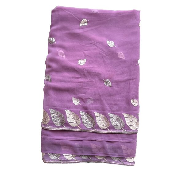 Lavender Silver-Leaf Embroidered Sari | Elegant Floral Accent Saree - Picture 4 of 7